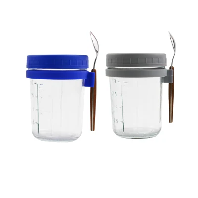밀봉된 플라스틱 뚜껑과 숟가락이 포함된 명확한 아침 식사 오트밀 컵 10온스 재사용 가능한 유리 메이슨 병 보관 용기(저울 포함)