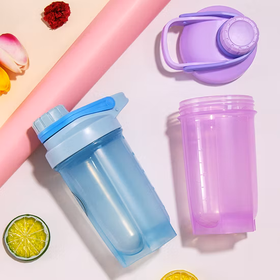 무료 샘플 500ml 700ml 체육관 스포츠 믹스 볼이 있는 플라스틱 셰이커 병