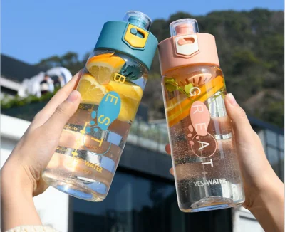 도매 700ml 맞춤형 BPA 무료 플라스틱 차 주입기 스포츠 병(과일 주입 물병 포함)